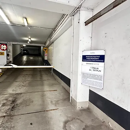 Centrum Marszalkowska Parking Διαμέρισμα